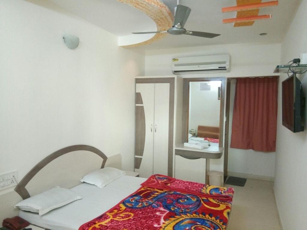 Hotel Sudarshan Nāthdwāra エクステリア 写真