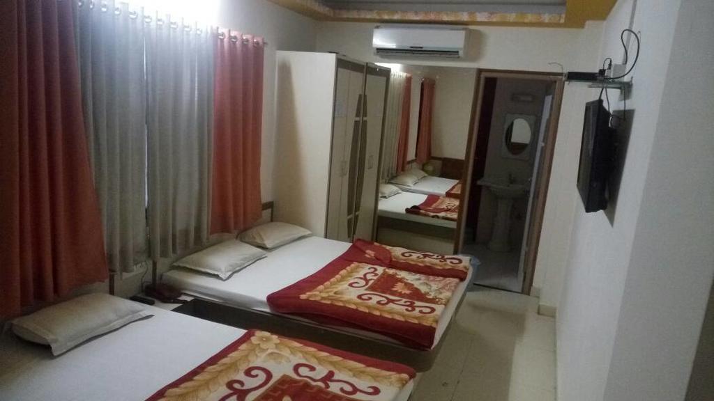 Hotel Sudarshan Nāthdwāra エクステリア 写真