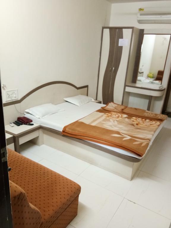 Hotel Sudarshan Nāthdwāra エクステリア 写真